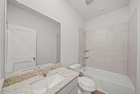 121 Water Grass Trail Clute TX 77531