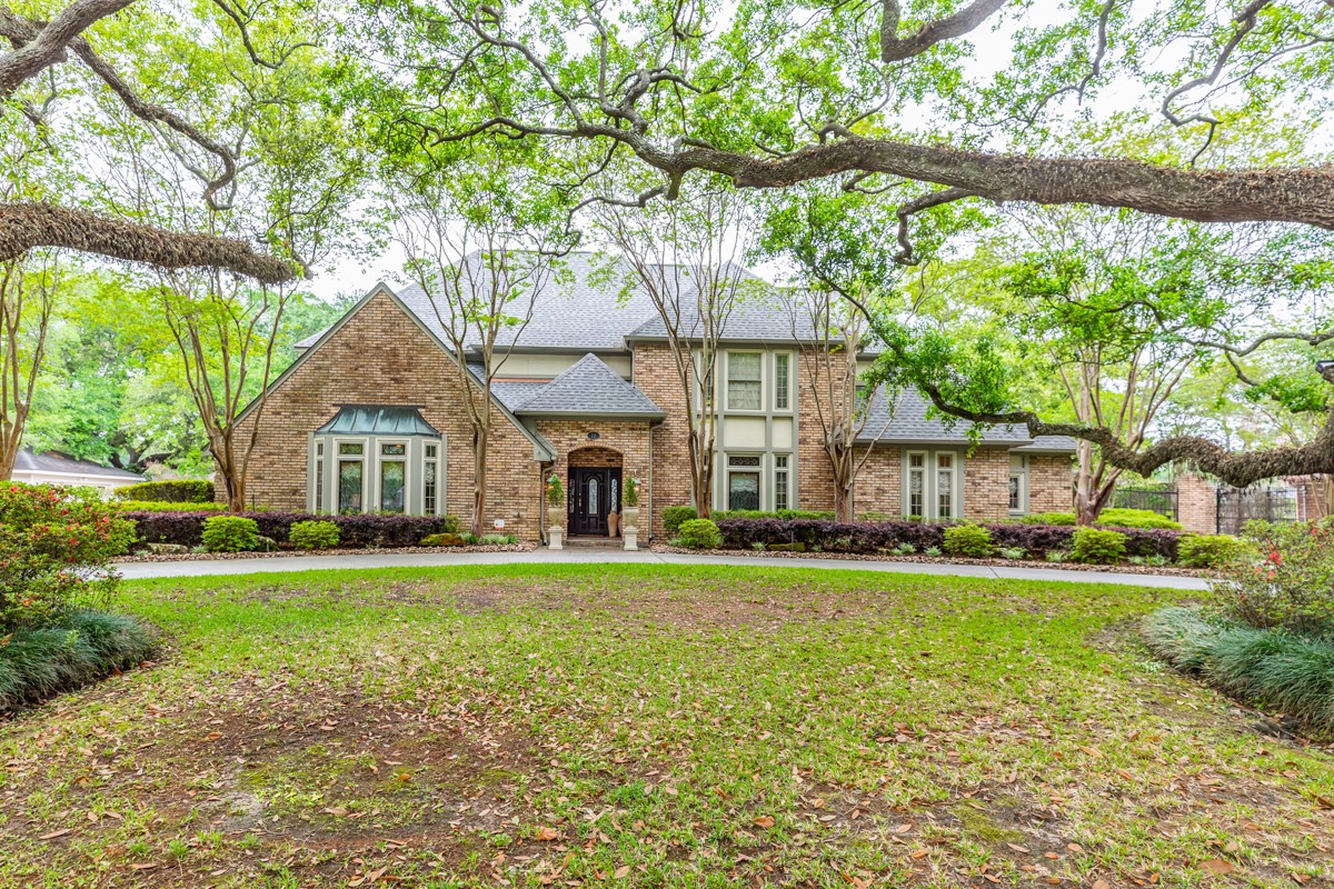 22 Avenue Of The Oaks Beaumont TX 77707