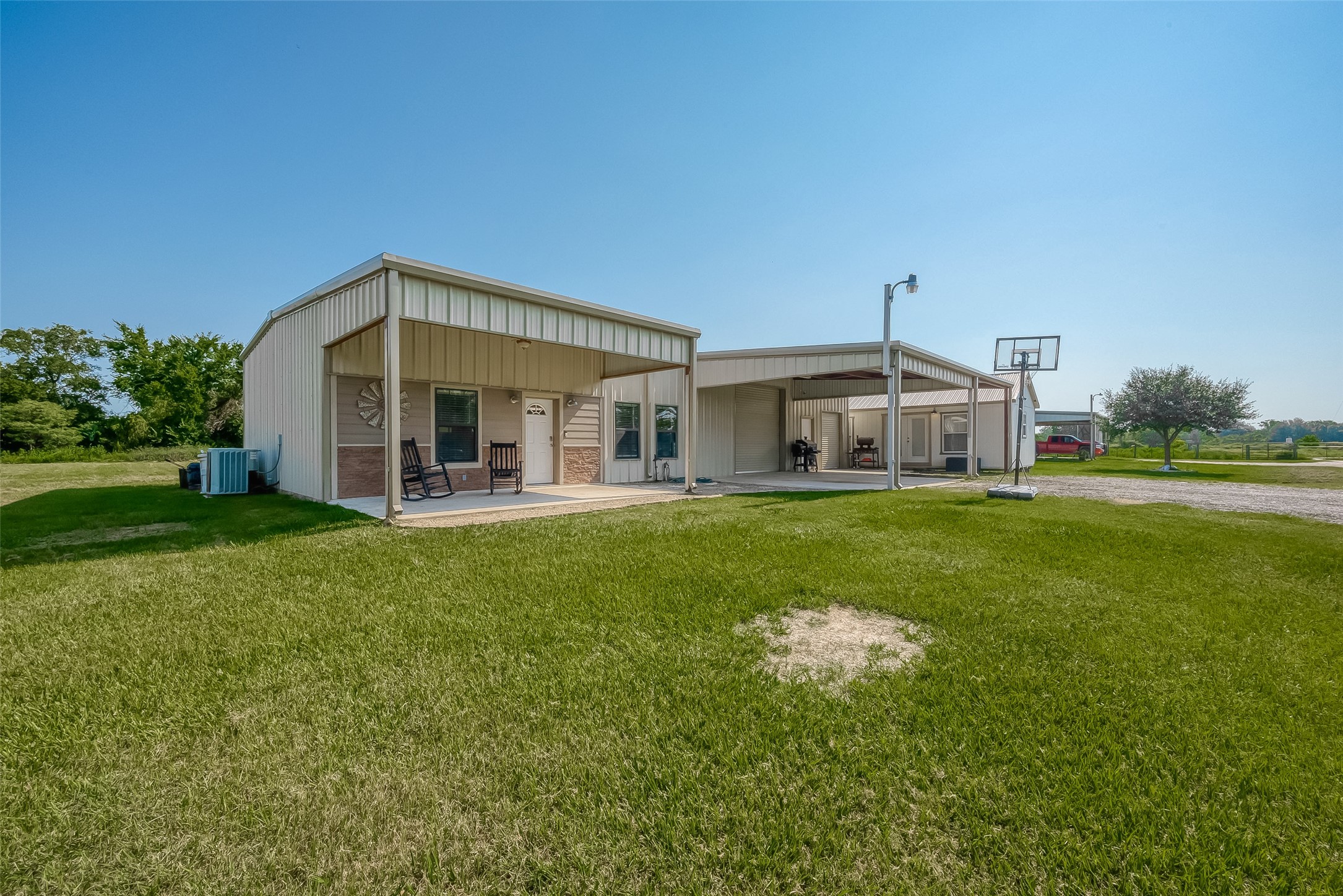 9231 County Road 420 Navasota TX 77868