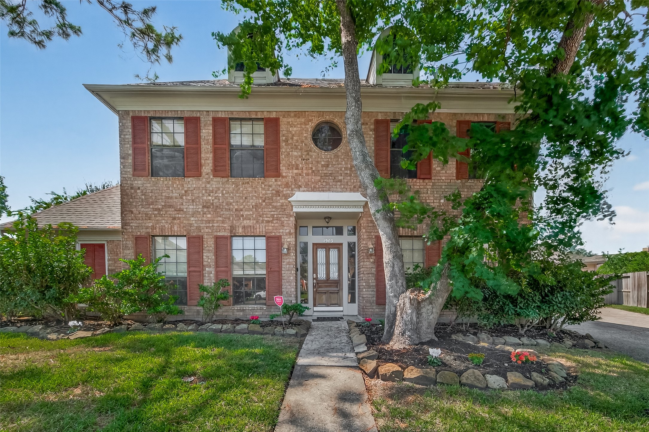 1903 Hillside Oak Lane Houston TX 77062