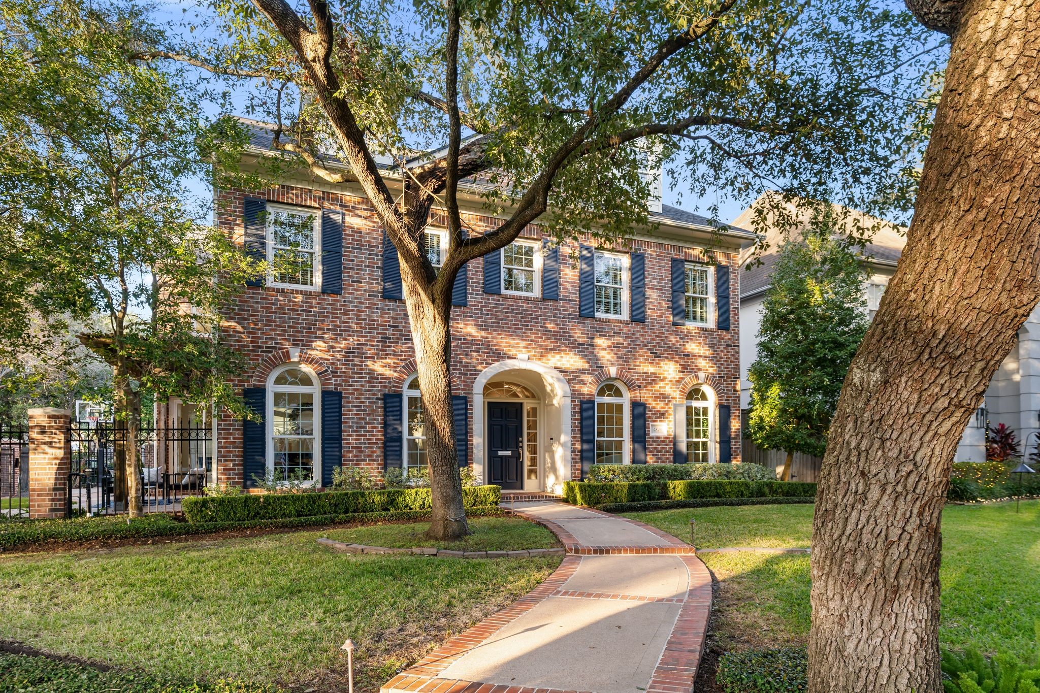 4816 Bellview Street Bellaire TX 77401