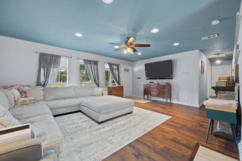 4616 S Elm Avenue Santa Fe TX 77517