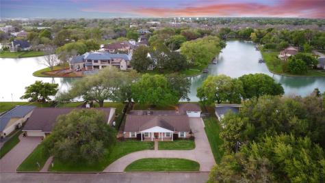 611 Santa Maria Street Sugar Land TX 77478