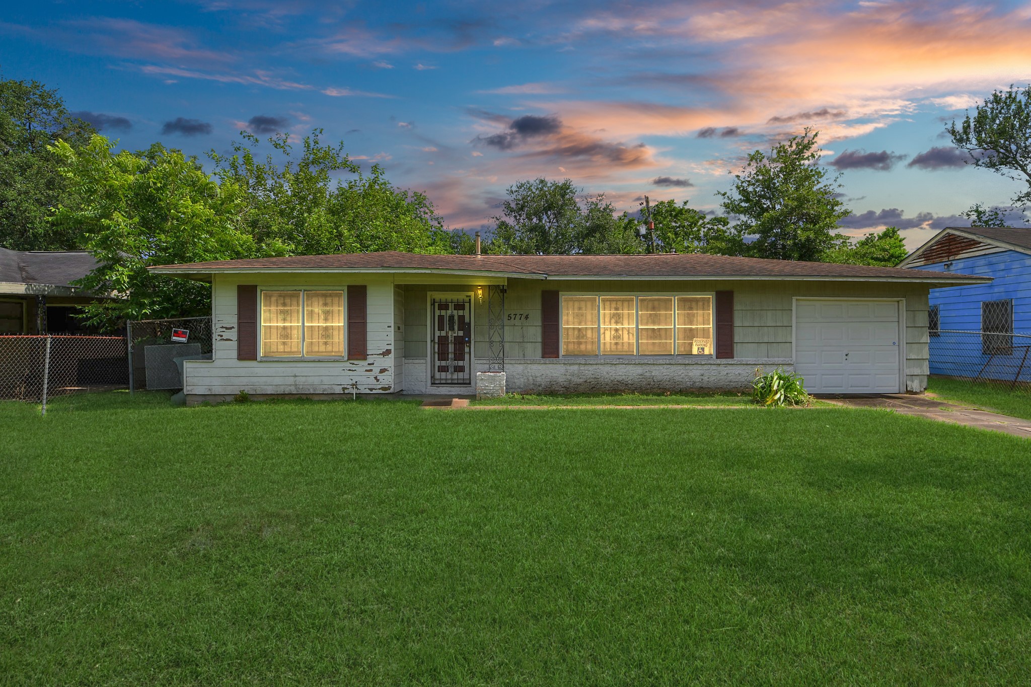 5774 Belcrest Street Houston TX 77033