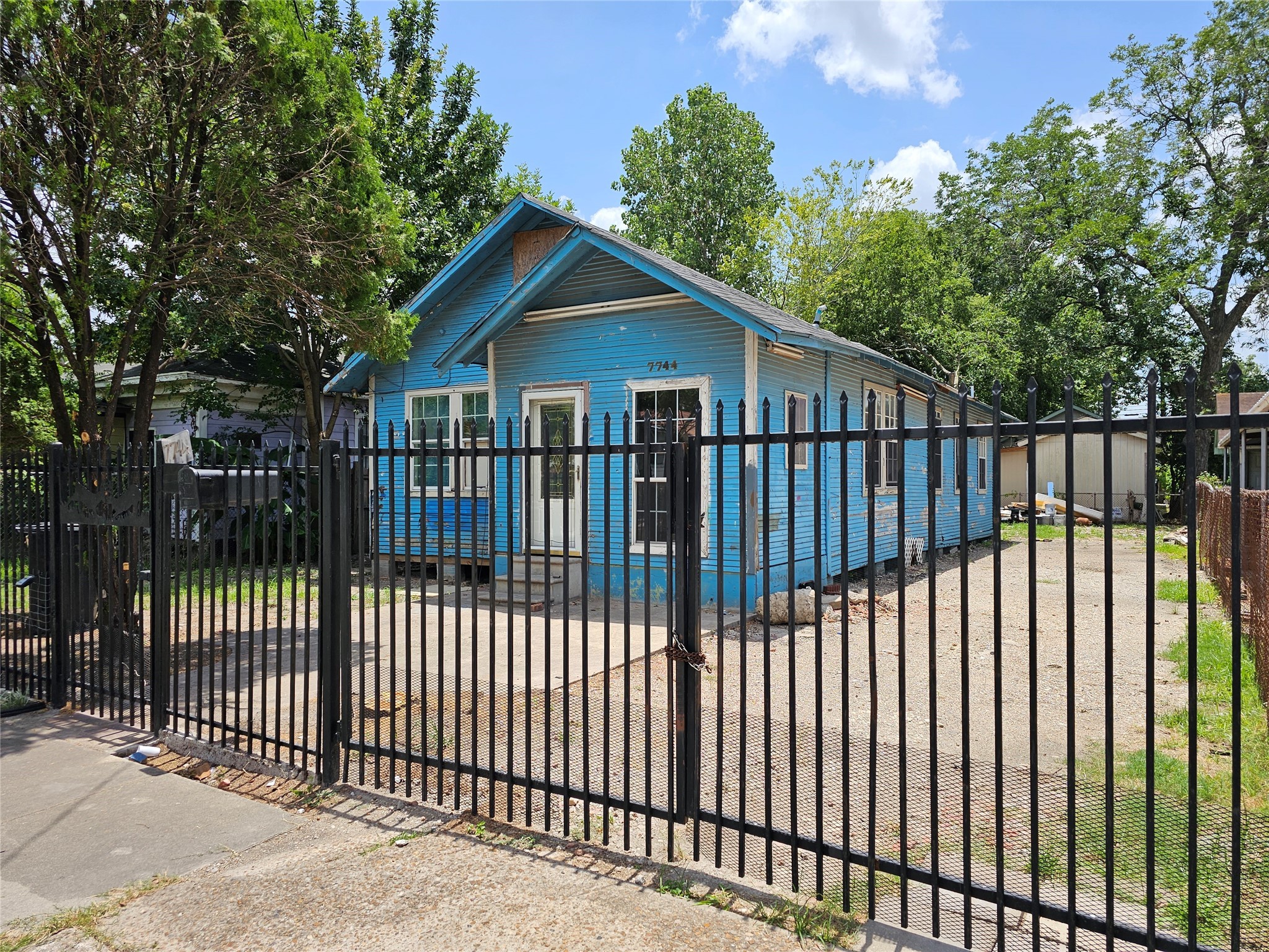 7744 Sherman Street Houston TX 77012