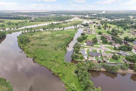 114 Skylark Avenue Bridge City TX 77611