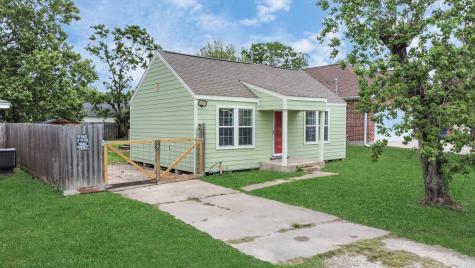 2402 19th Avenue N Texas City TX 77590
