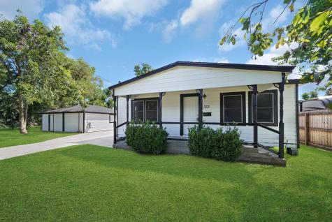 333 Hinken Street Clute TX 77531