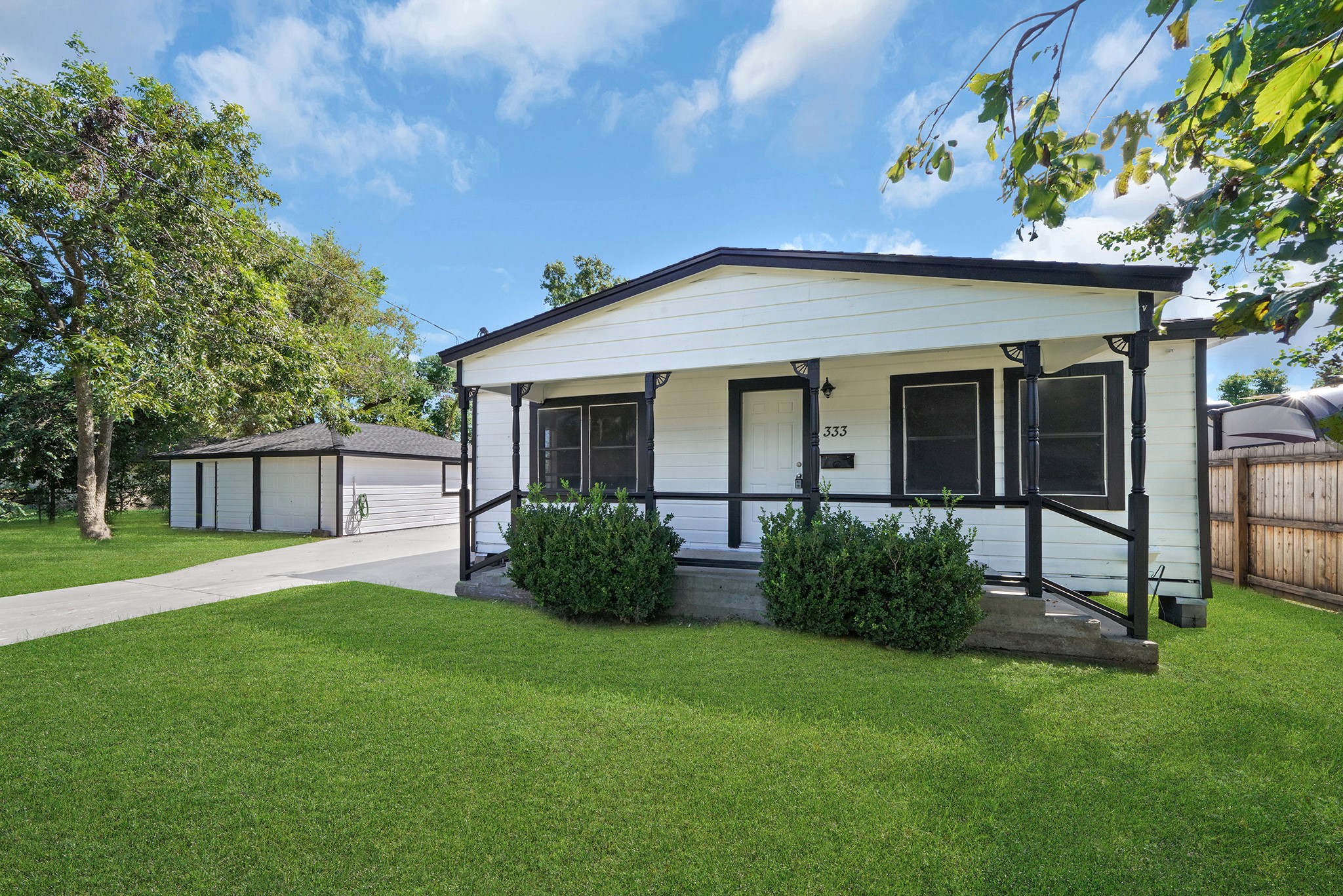 333 Hinken Street Clute TX 77531