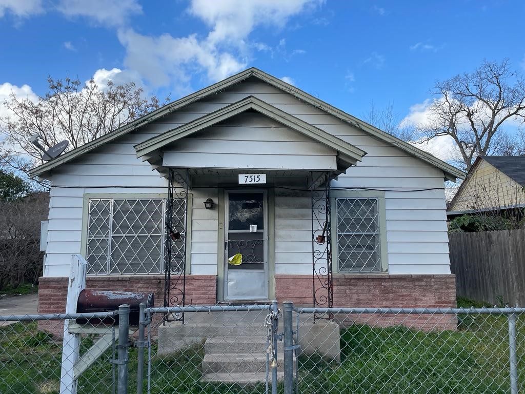 7515 Laredo Street Houston TX 77020