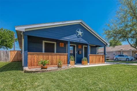218 N 6th Street La Porte TX 77571