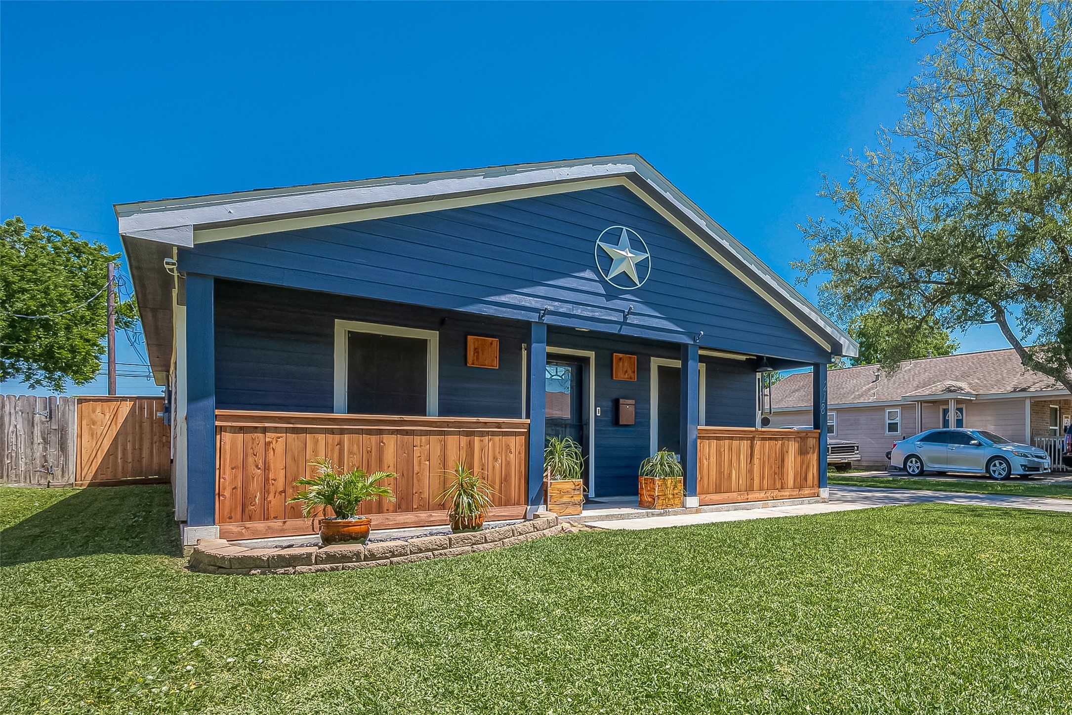 218 N 6th Street La Porte TX 77571