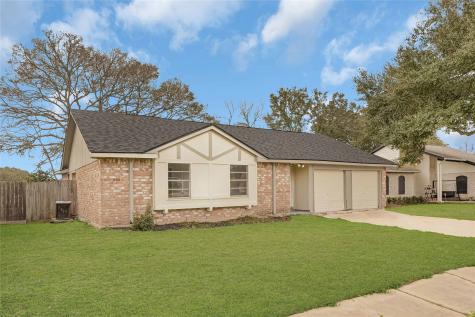5010 Appleblossom Lane Friendswood TX 77546