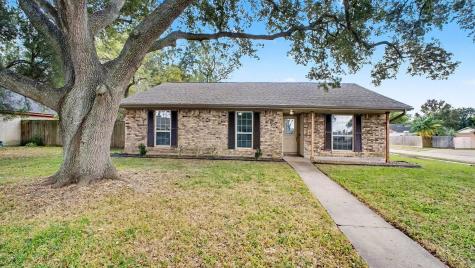5208 Carmona Lane Pearland TX 77584