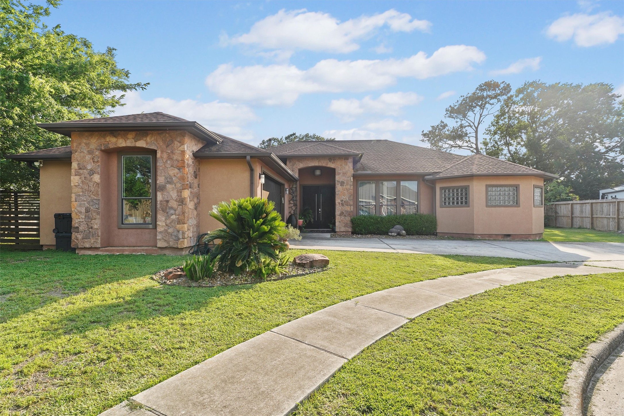 24 Quailwood Drive Baytown TX 77521