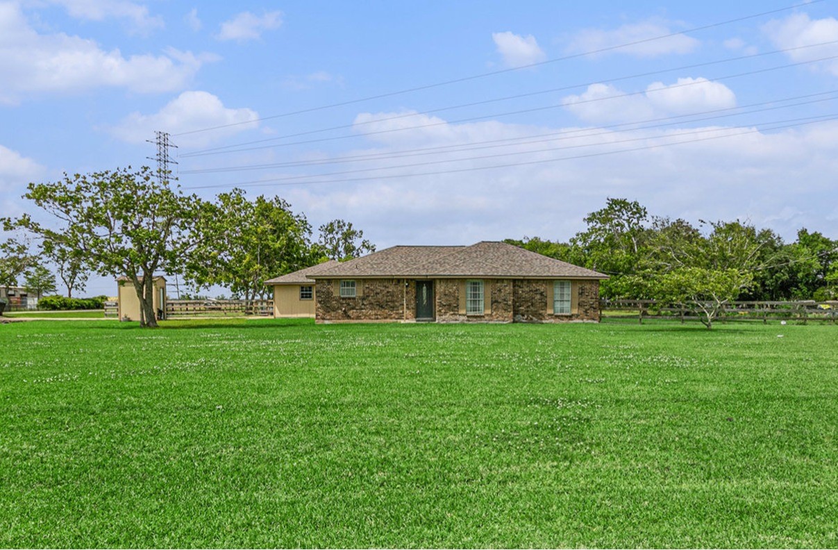 2211 Nancy Street Alvin TX 77511