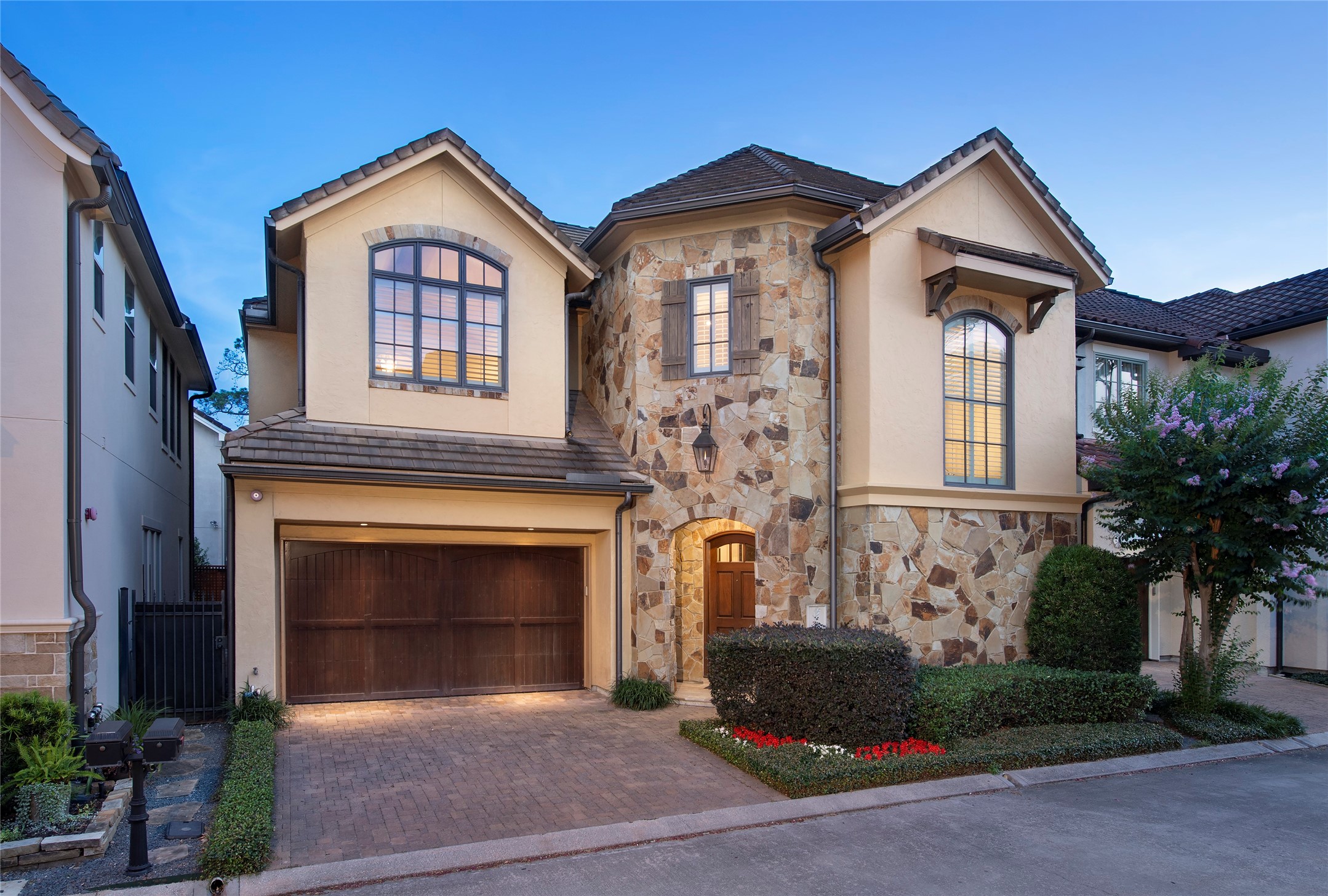 25 N Creekside Court Houston TX 77055