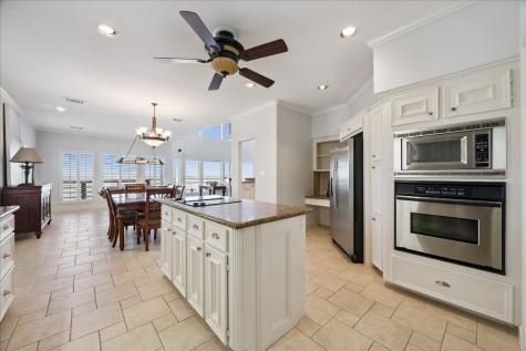 1554 Windsong Way Tiki Island TX 77554