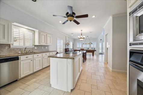 1554 Windsong Way Tiki Island TX 77554