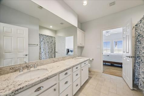 1554 Windsong Way Tiki Island TX 77554