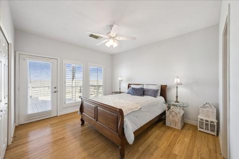 1554 Windsong Way Tiki Island TX 77554