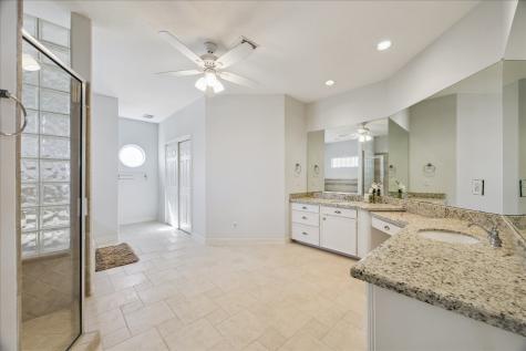 1554 Windsong Way Tiki Island TX 77554