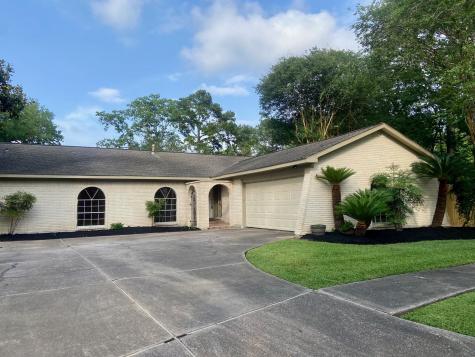 16211 Brookford Court Houston TX 77059