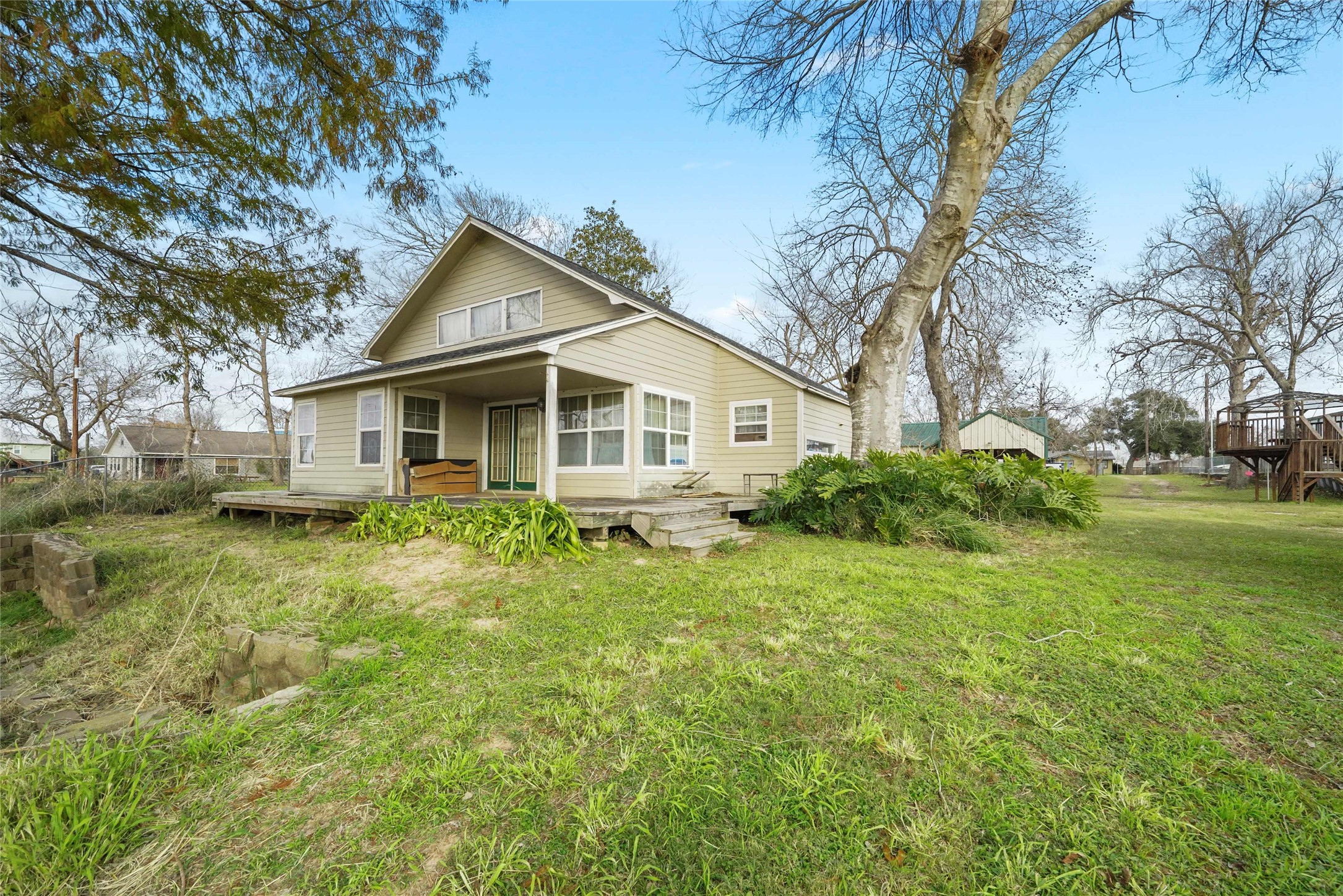 156 County Road 243 Bay City TX 77414