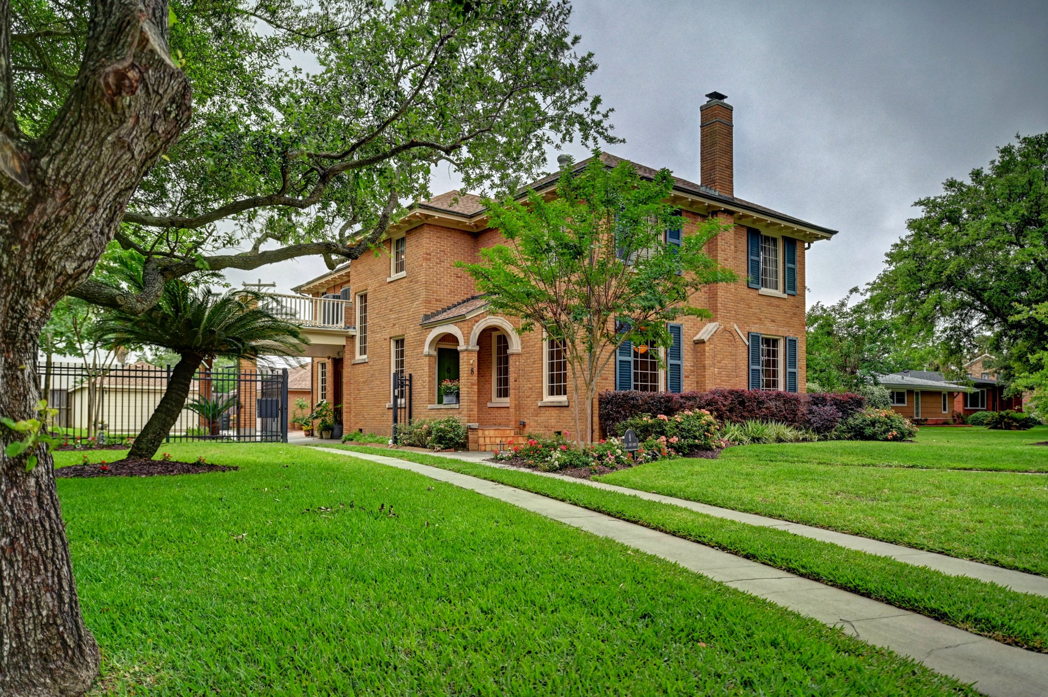 8 Cedar Lawn Drive N Galveston TX 77551