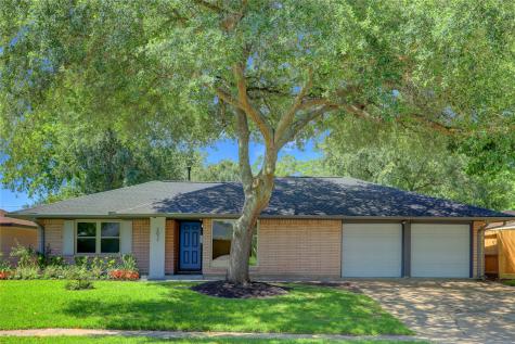 5031 Creekbend Drive Houston TX 77035