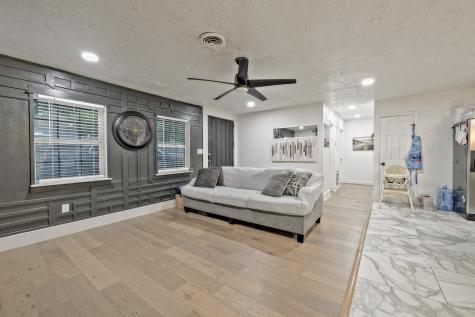 826 Rosewick Street Houston TX 77015