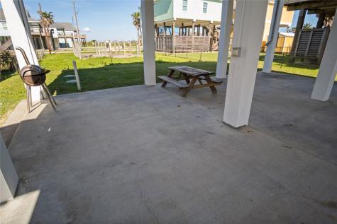 962 Meynig Drive Crystal Beach TX 77650