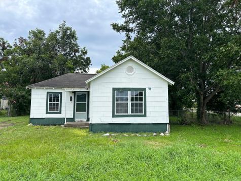 1700 Avenue H Bay City TX 77414