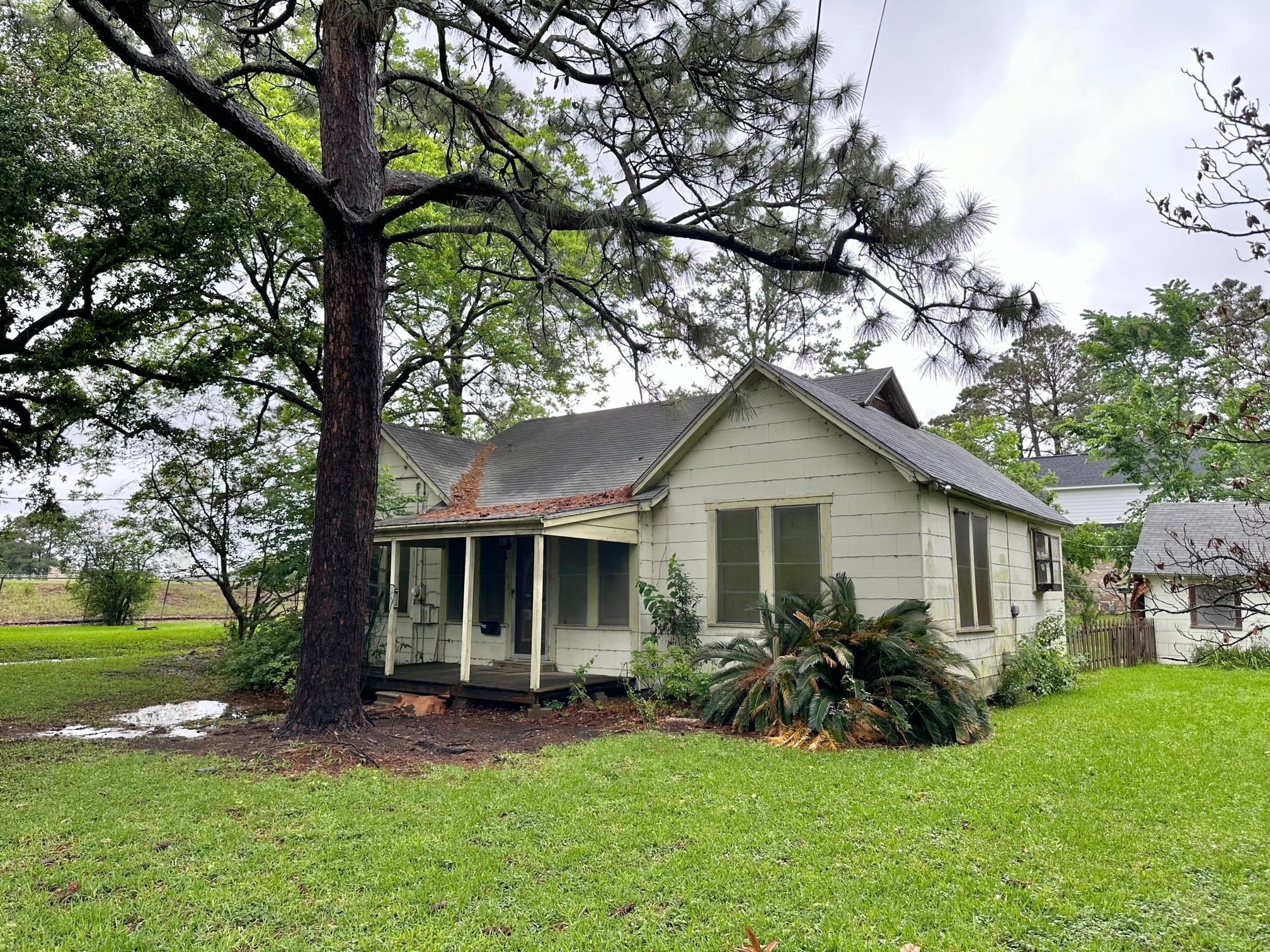 4800 Wilson Street Groves TX 77619