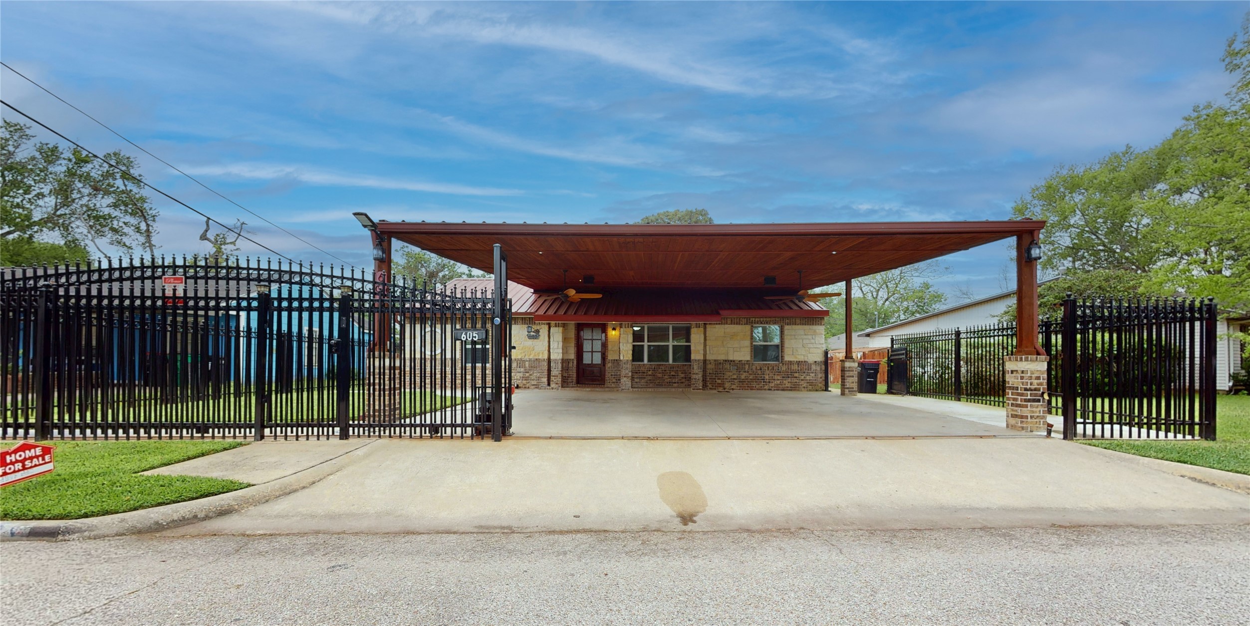 605 S 4th Street Baytown TX 77520