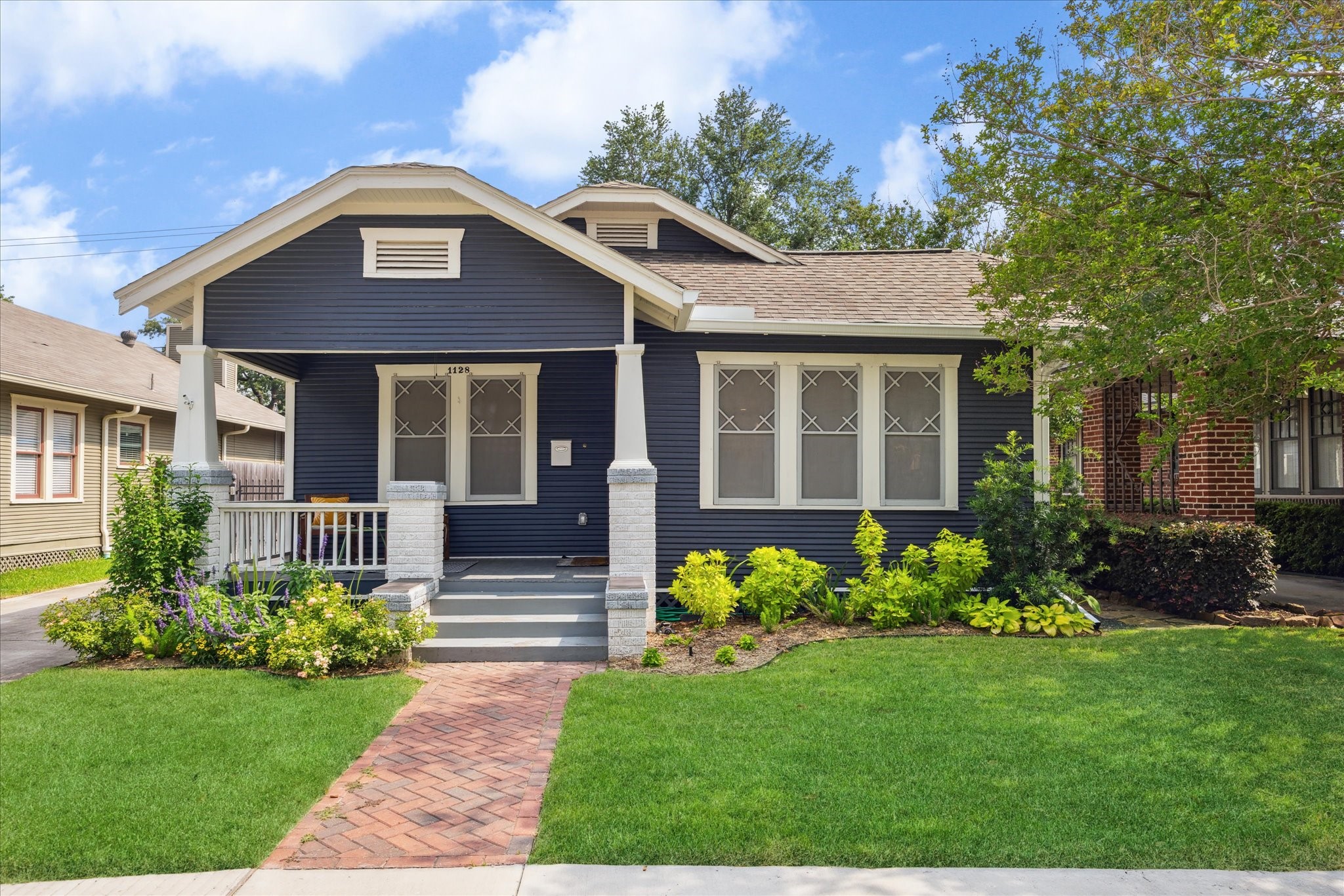 1128 W Temple Street Houston TX 77009