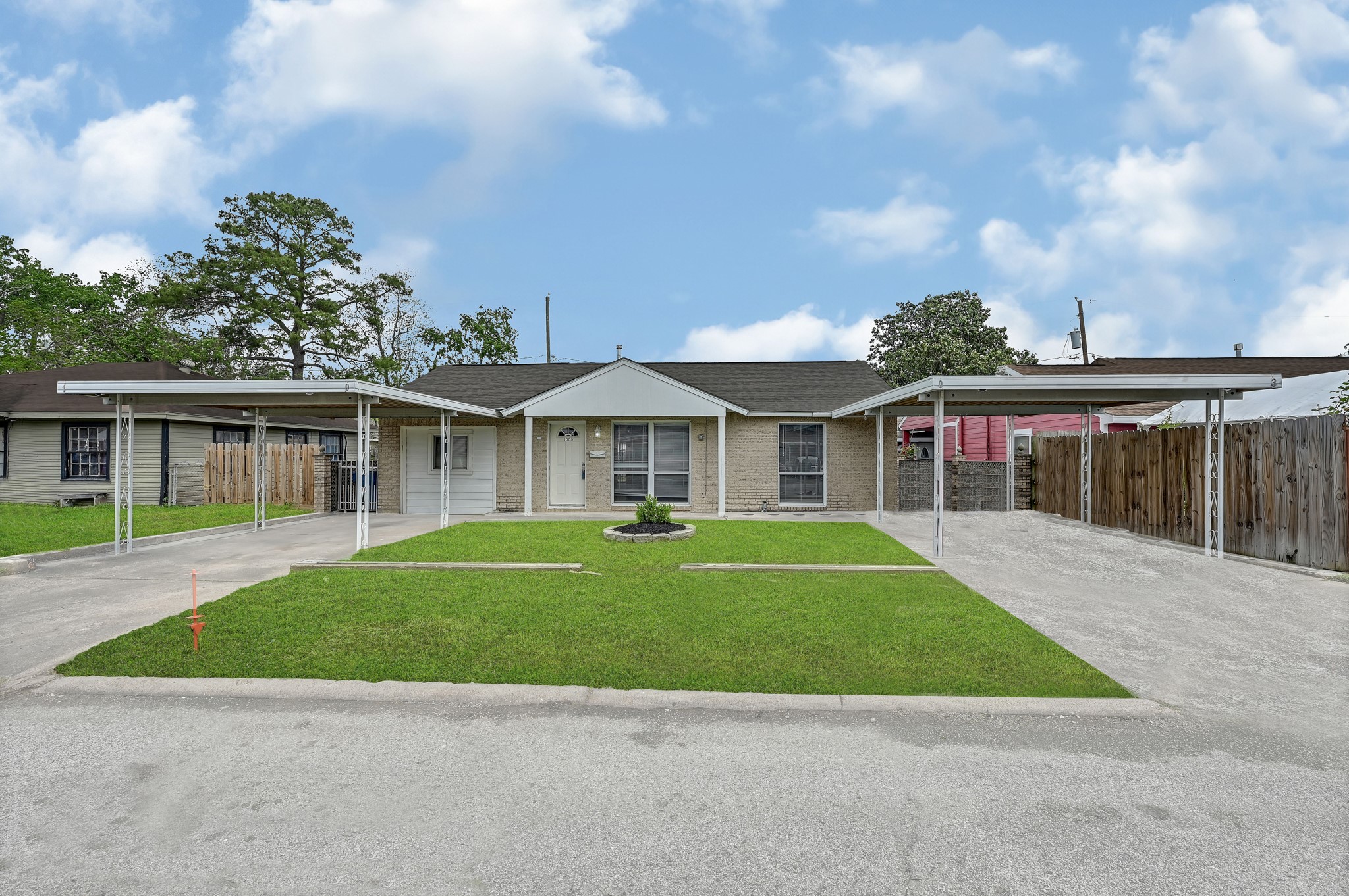 1003 Longley Street South Houston TX 77587