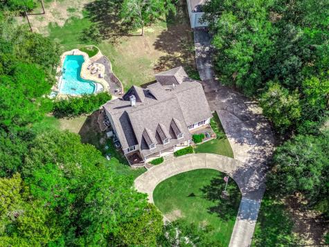 1321 Chocolate Bayou Drive Alvin TX 77511
