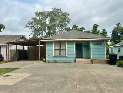 2216 Avenue B Nederland TX 77627