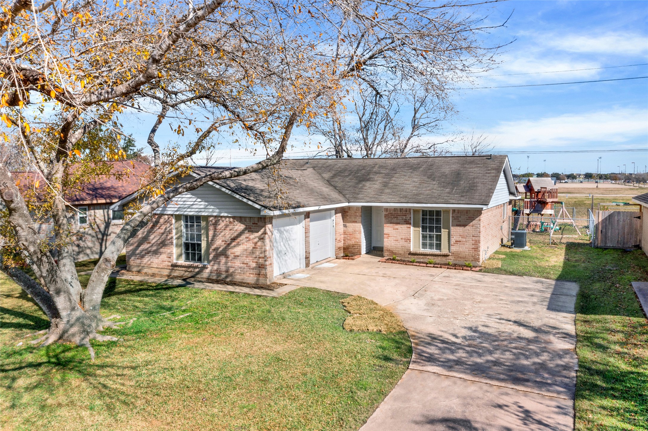 310 Baycrest Drive League City TX 77573
