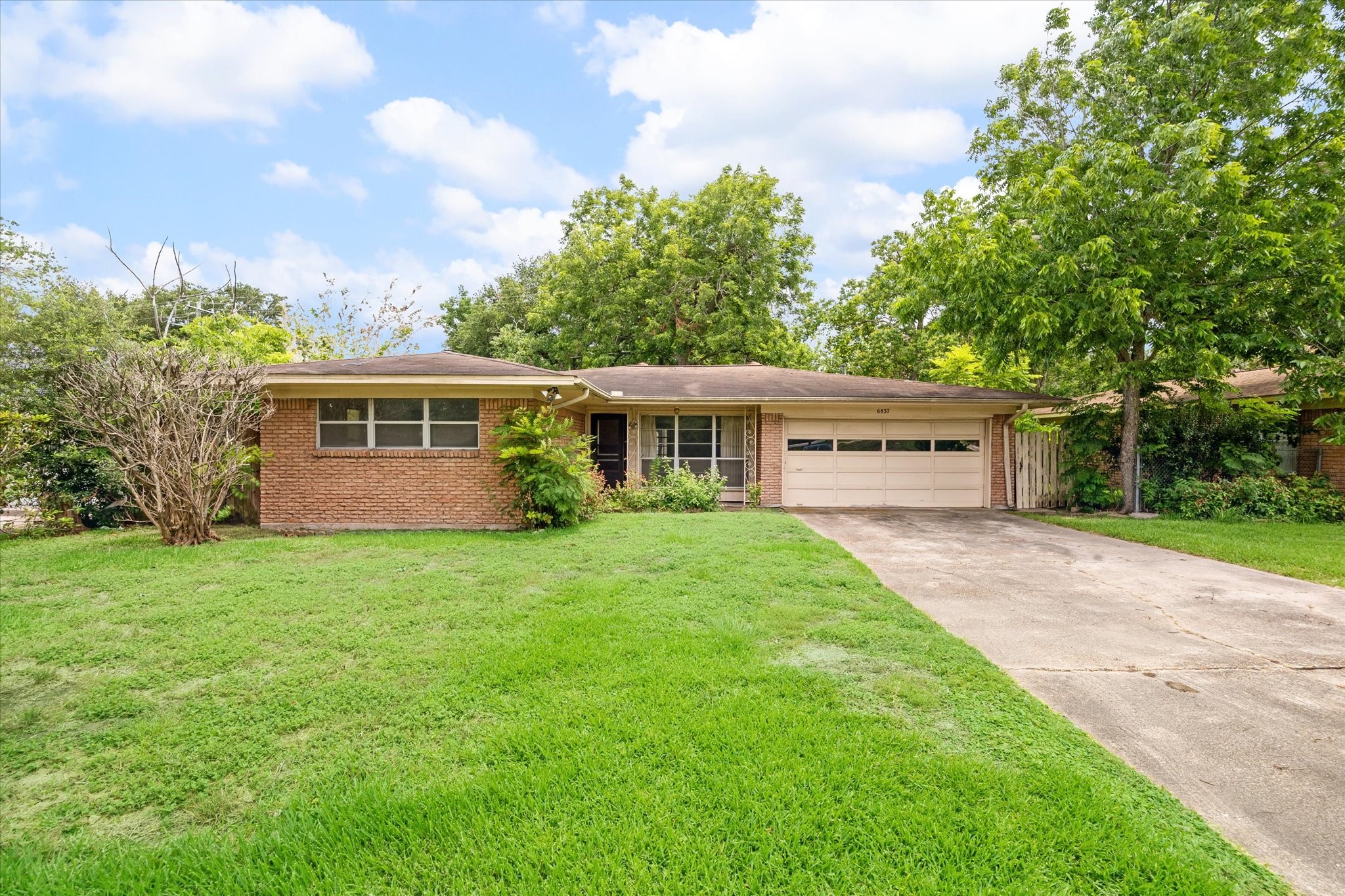 6837 Bellaire Boulevard Houston TX 77074