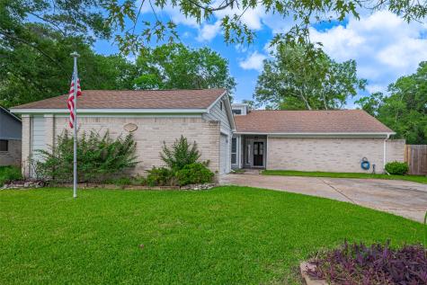 806 N Hyannis Port Street Crosby TX 77532