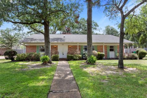 200 Merrilane Street Baytown TX 77520