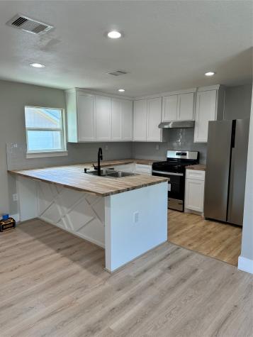 4042 Wynona Street Houston TX 77087