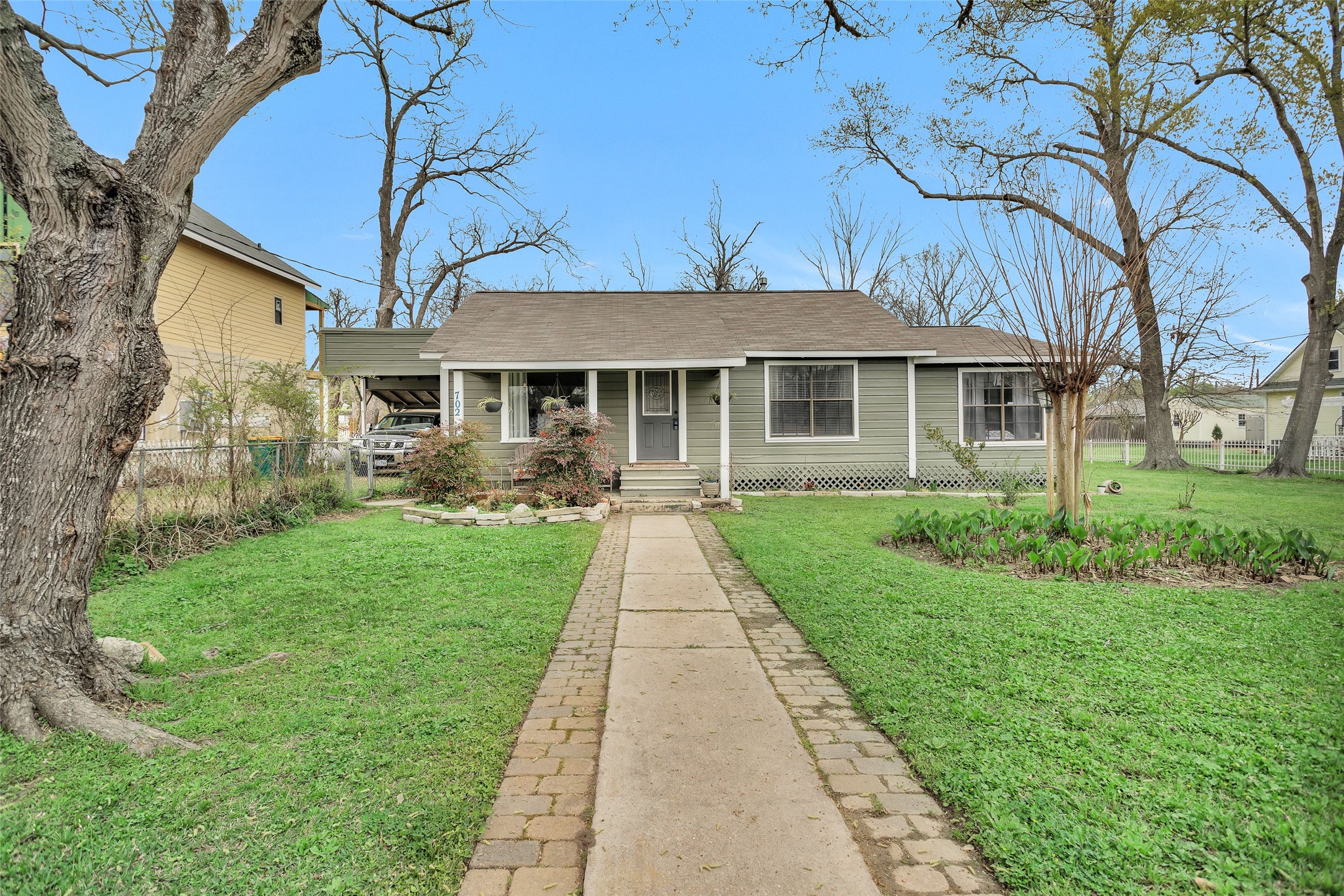 702 Caroline Street Montgomery TX 77356