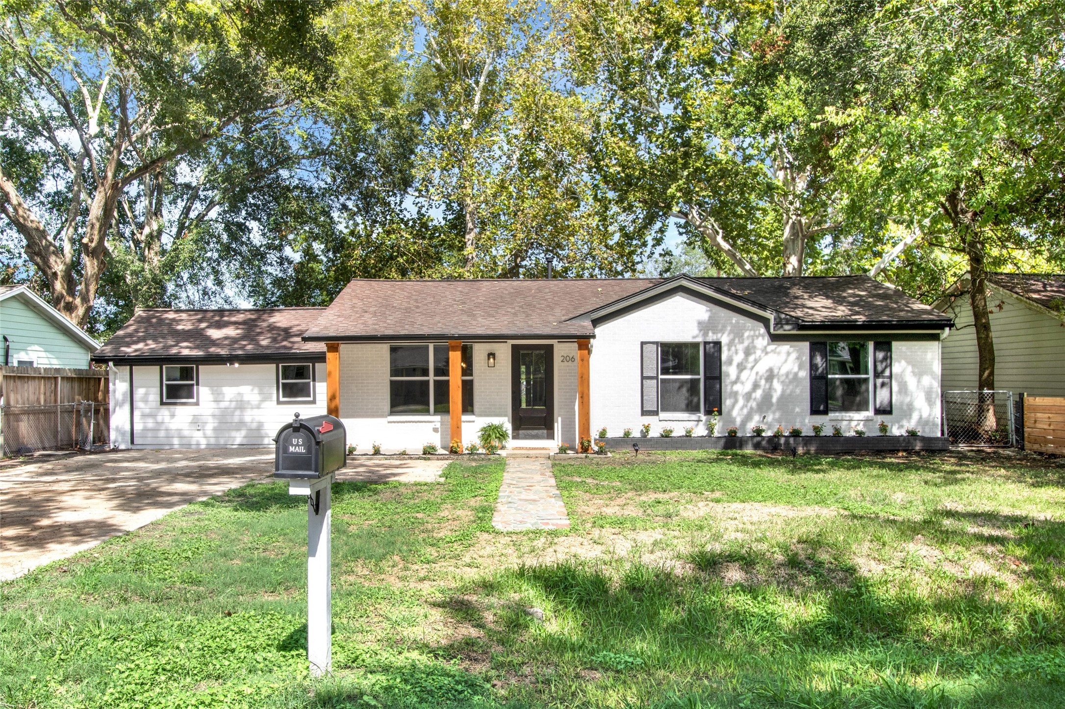 206 Edens Avenue League City TX 77573