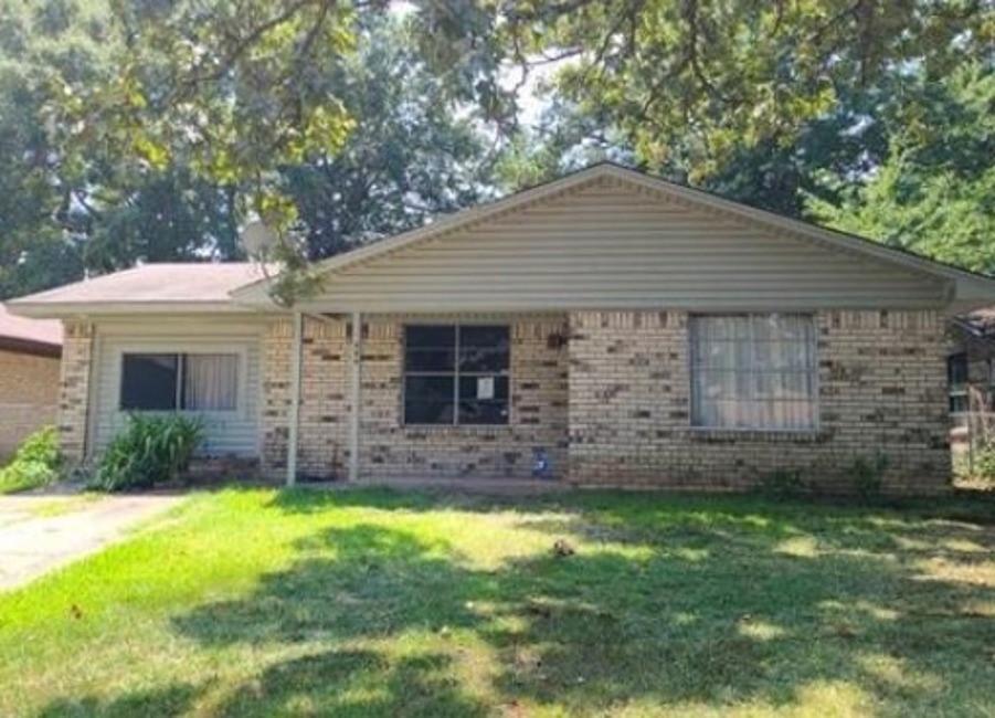 444 Carroll Avenue Wake Village TX 75501