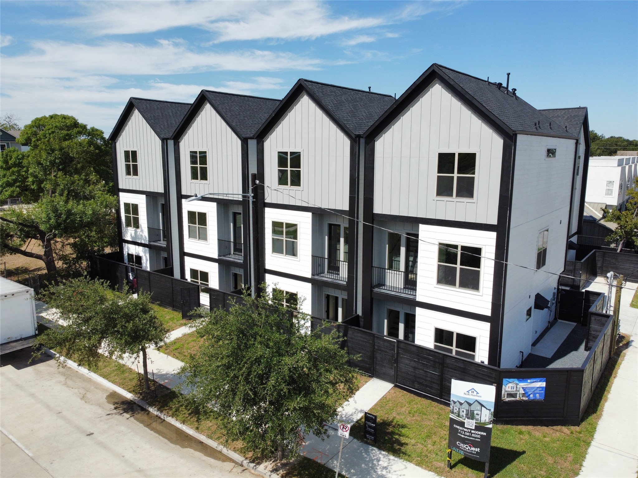 819 Burnett Street Houston TX 77009