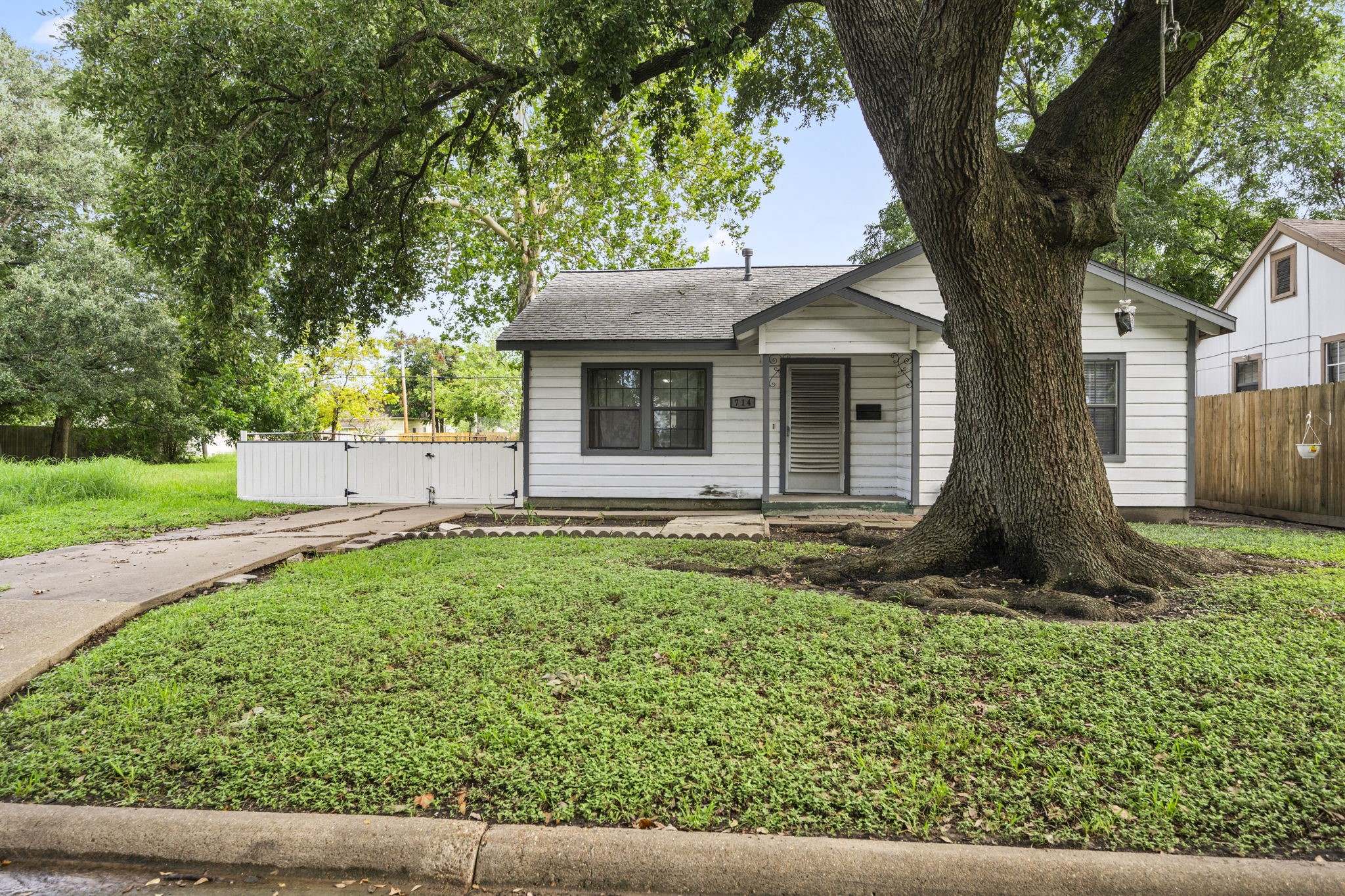 714 6th Avenue N Texas City TX 77590