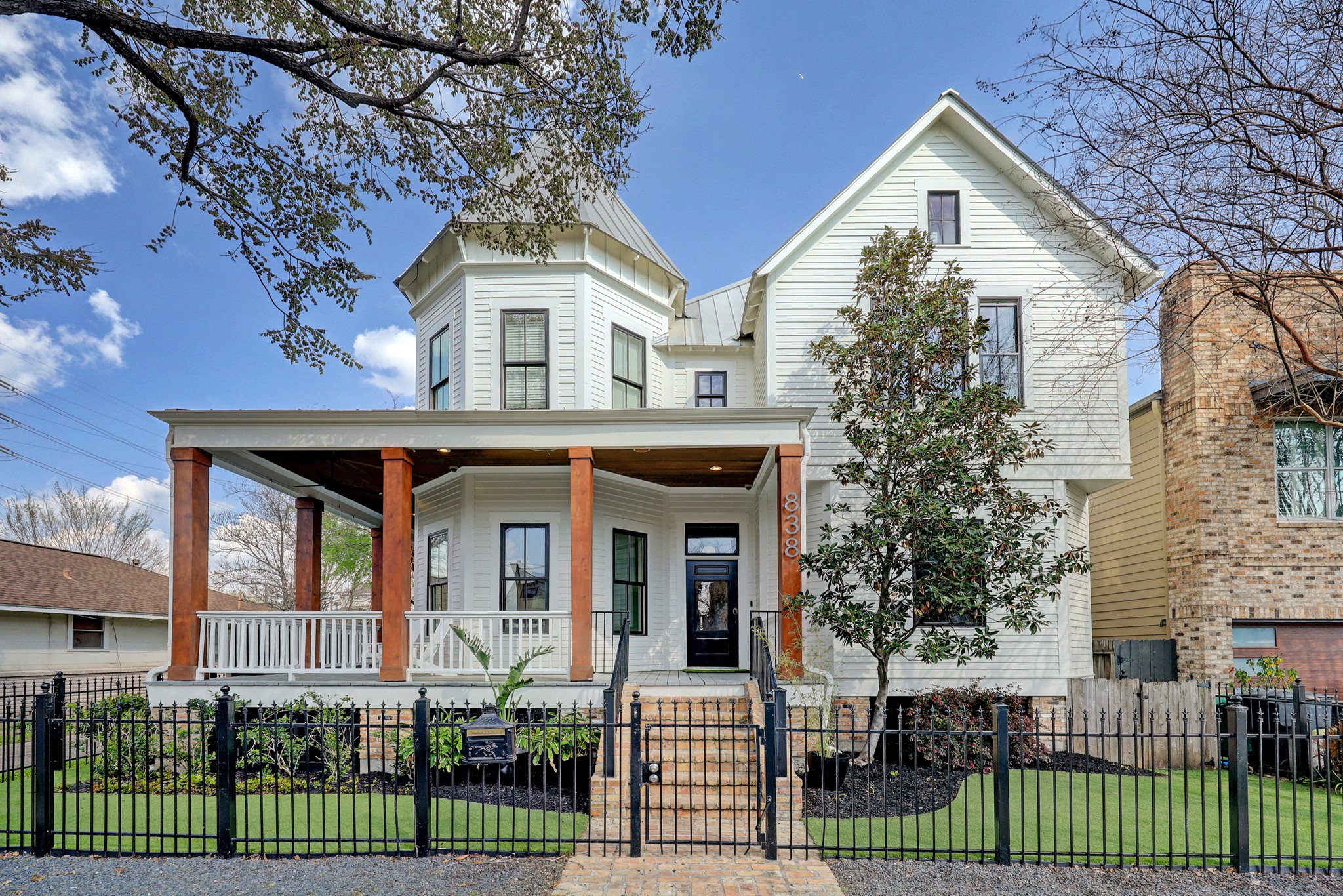 838 Nicholson Street Houston TX 77007